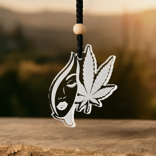 Acryl Duftbaum 'Cannabis Muse' für Auto & LKW – Stilvoller Lufterfrischer mit Gravur
